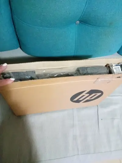 Laptop HP con pantalla de 15 pulgadas y procesador Intel - miniatura 5