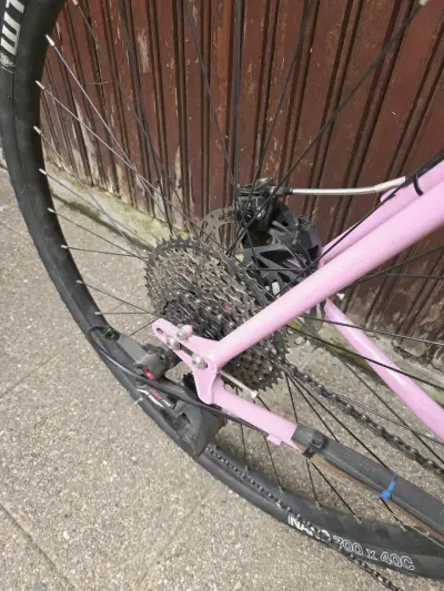 Bicicleta de carretera rosa Satro en buen estado - miniatura 2