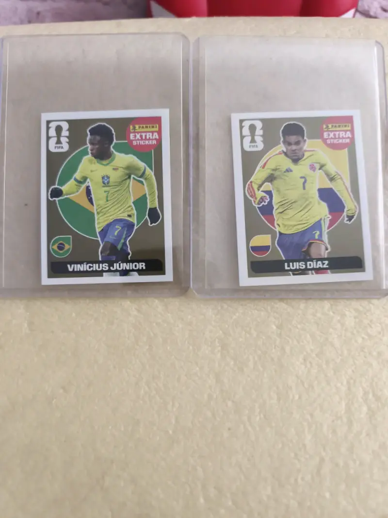 Set de láminas Panini FIFA Vinícius Júnior y Luis Díaz - 1