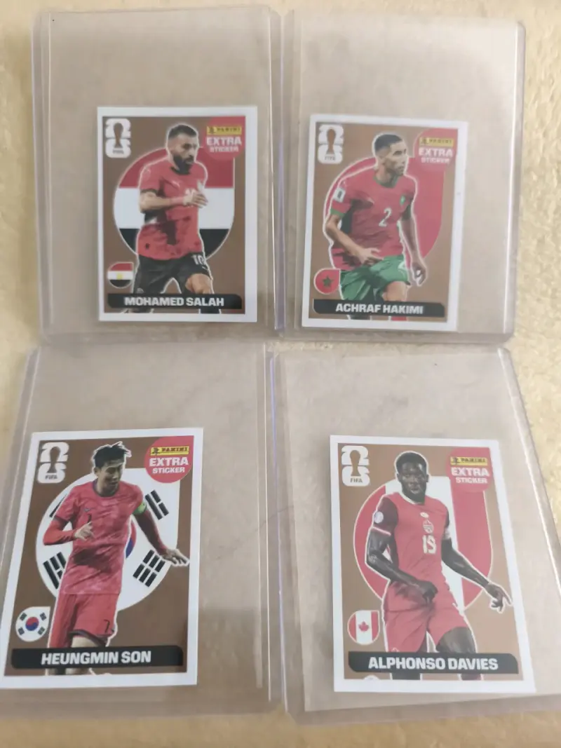 Set de láminas Panini FIFA Vinícius Júnior y Luis Díaz - 2
