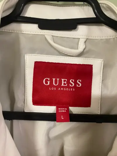 Chaqueta de cuero sintético blanca Guess  hombr - miniatura 3