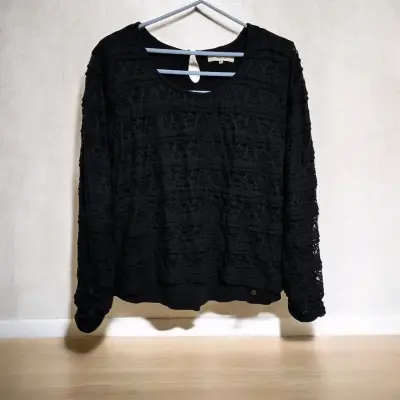 Blusa de encaje negra elegante para mujer - miniatura 1