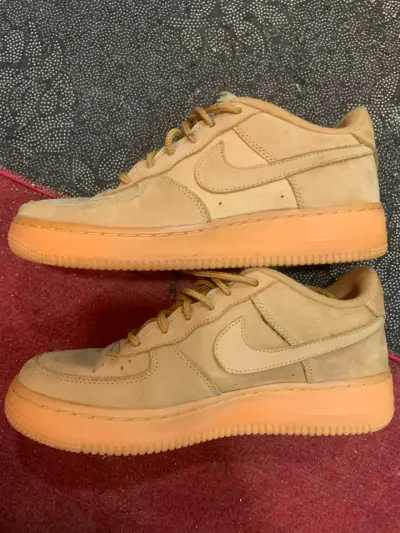 Zapatillas Nike Air Force 1 Beige - miniatura 2
