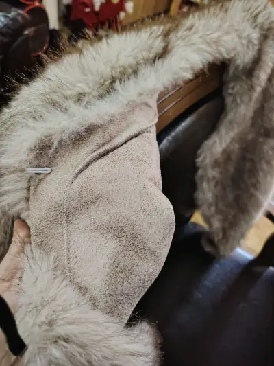 Chaqueta de piel sintética beige elegante - miniatura 2