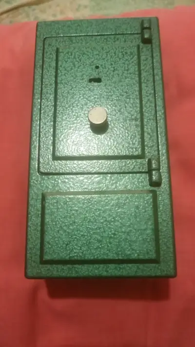 Caja fuerte metálica verde compacta - miniatura 1