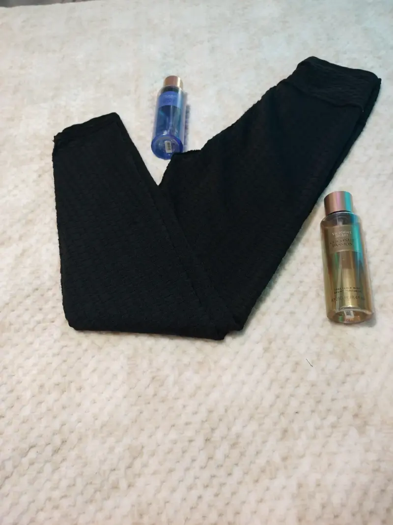 Leggings negros de textura suave