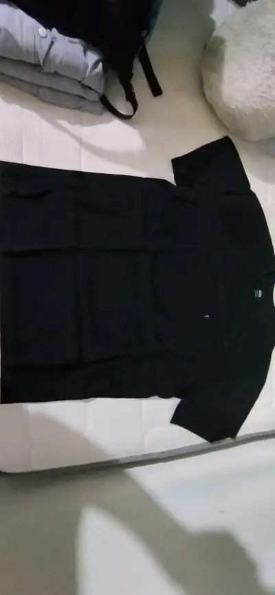 Polera Levis negra original talla L relaxed - miniatura 1