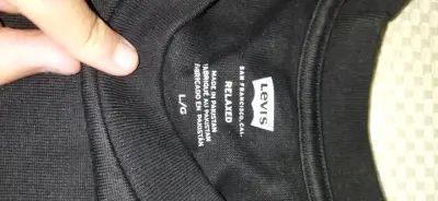 Polera Levis negra original talla L relaxed - miniatura 2