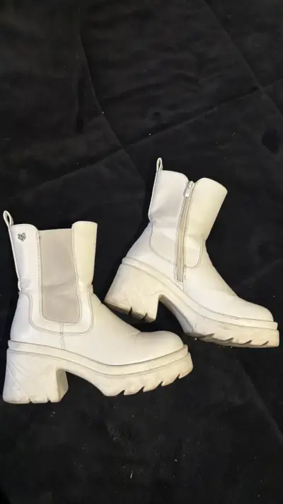 Botas blancas Gotta con plataforma - miniatura 1