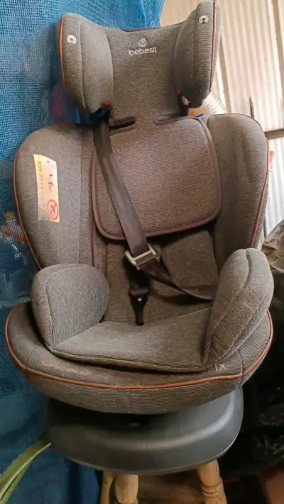 Silla de auto Bebesit gris para niños - miniatura 1