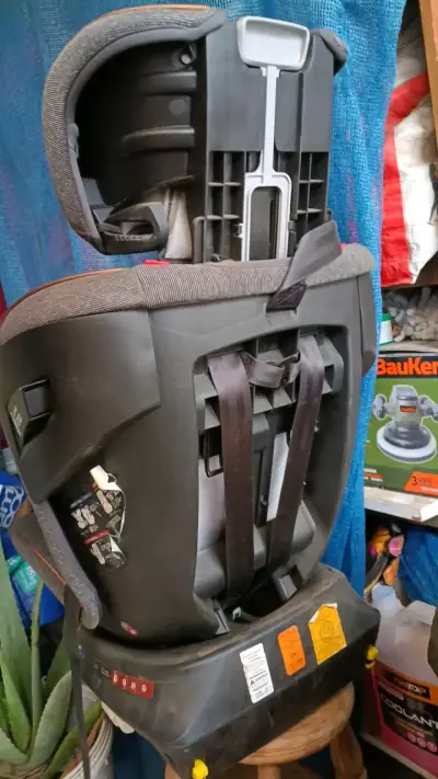 Silla de auto Bebesit gris para niños - miniatura 3
