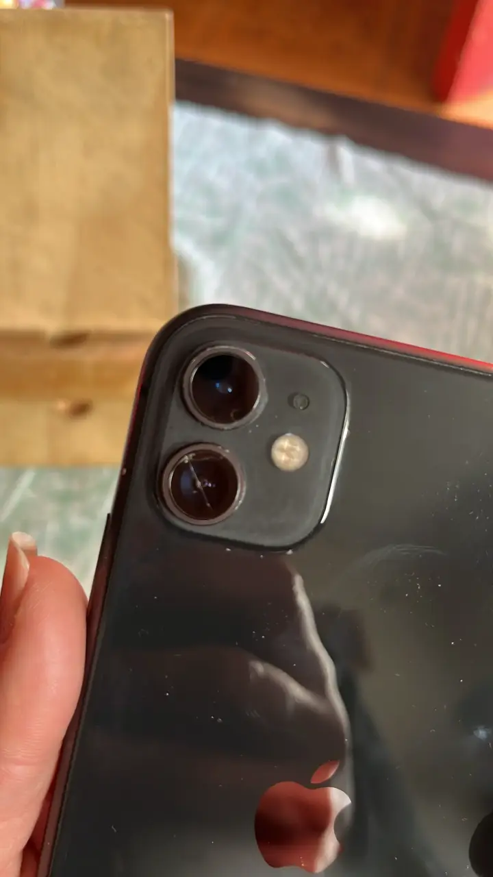 iPhone 11 excelente estado con pantalla impecable - 4