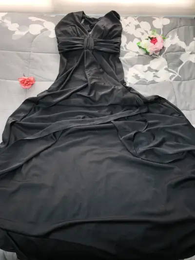 Vestido largo negro elegante para eventos - miniatura 1