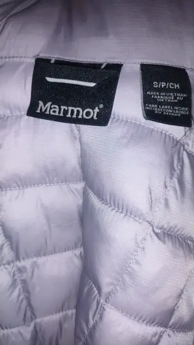 Chaqueta acolchada gris Marmot para mujer - miniatura 4