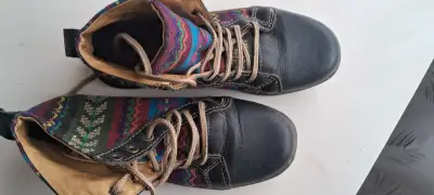 Botines de cuero con diseño de mariposas y étnico - miniatura 4