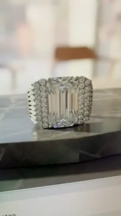 Anillo de fantasía con cristal grande y 38 piedras - miniatura 4