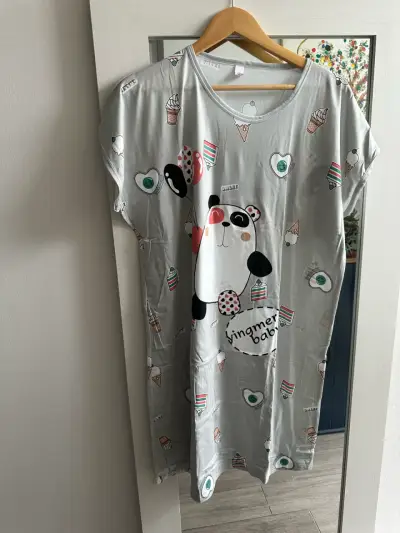 Camiseta de dormir con estampado de panda - miniatura 1