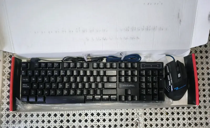 Teclado y mouse gamer Motomo AN-300 con luces LED - 2