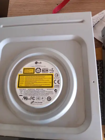 Unidad de DVD interna LG SATA - miniatura 1