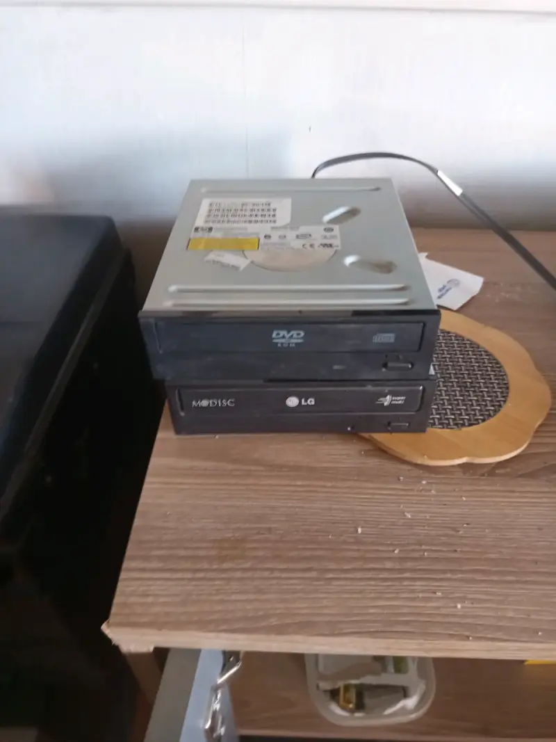 Unidad de DVD interna LG SATA - 2