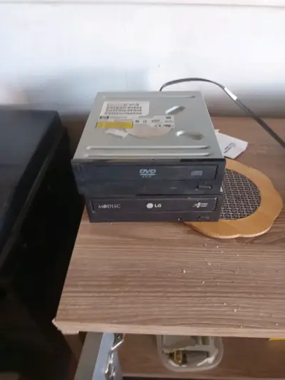 Unidad de DVD interna LG SATA - miniatura 2