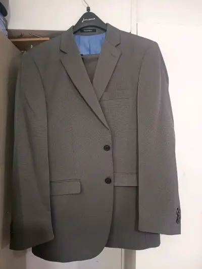Elegante traje gris para hombre DavidMarc - miniatura 1