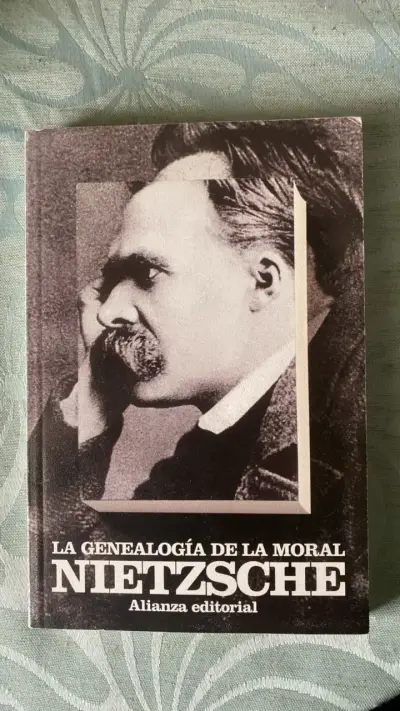 Libro 'La Genealogía de la Moral' de Nietzsche - miniatura 1