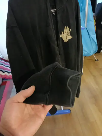 Polerón negro con capucha L - miniatura 5