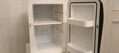 Mini refrigerador portátil Kitzën negro - miniatura 2
