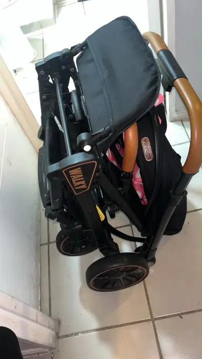 Coche de bebé Iwalky plegable con diseño de lunares - miniatura 1