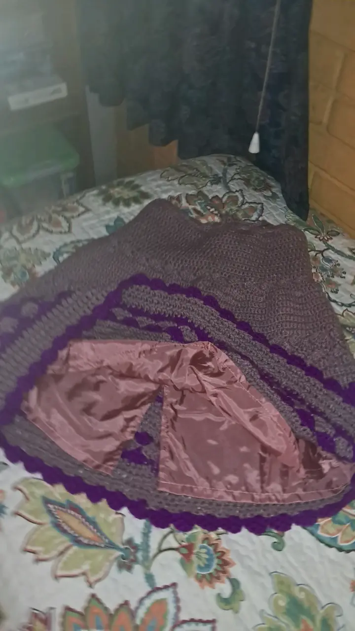 Falda tejida a crochet con forro interior - 1