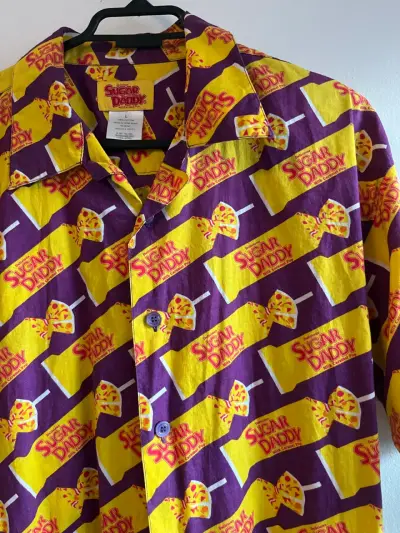 Camisa vintage Sugar Daddy estampada colorida - miniatura 1