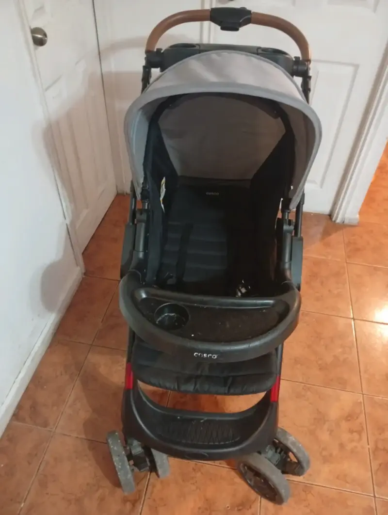 Coche de bebé Cosco plegable y compacto - 5