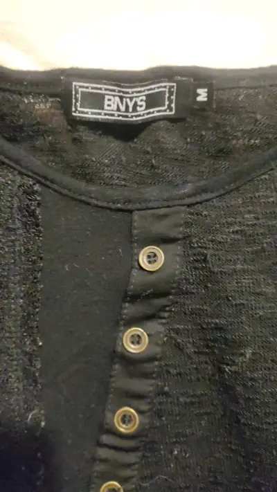 Polera negra de mujer BNY'S con botones - miniatura 1