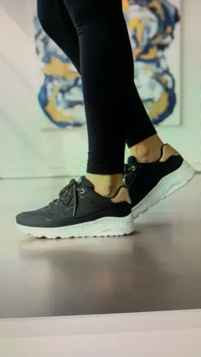 Zaparillas Skechers negras talla 31 infantil - miniatura 1