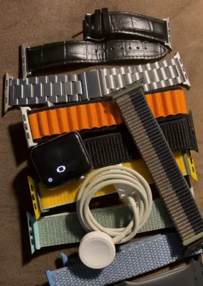 Apple Watch con correas intercambiables y cargador - miniatura 1