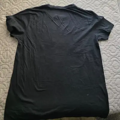 Polera The Mandalorian con diseño Baby Yoda - miniatura 2