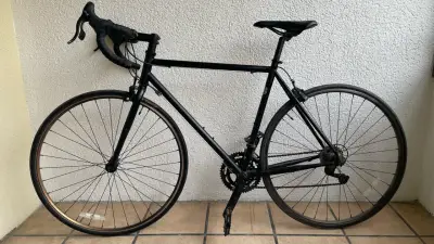 Bicicleta de Ruta Negra P3 Cycles - miniatura 1