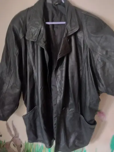 Chaqueta de cuero negra para mujer - miniatura 1