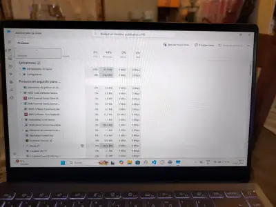 Laptop MSI Modern 14 con procesador AMD Rayzen 5 - miniatura 6