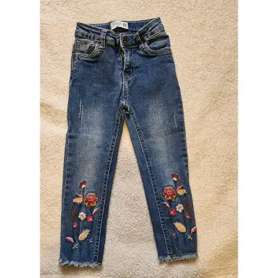 Lote jeans + jardinera talla 2 - miniatura 1