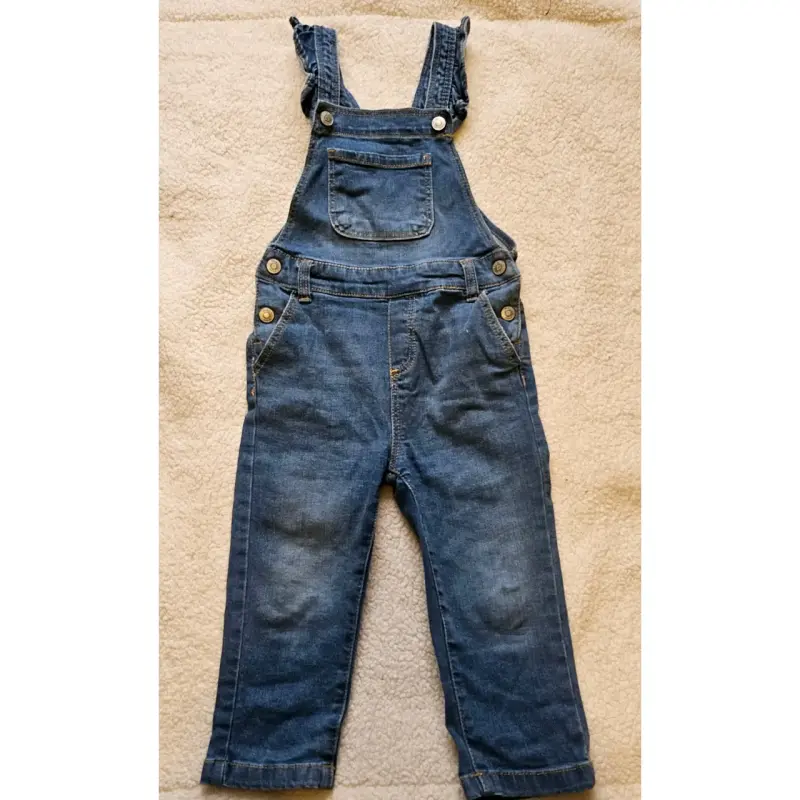 Lote jeans + jardinera talla 2 - 4