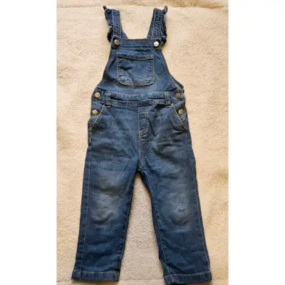 Lote jeans + jardinera talla 2 - miniatura 4