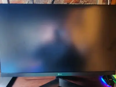 Monitor LG de 27 pulgadas Full HD - miniatura 1