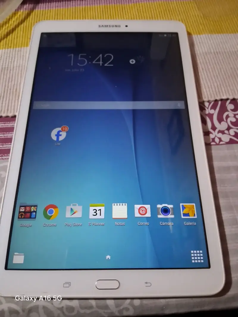 Tablet Samsung Galaxy Tab E con Android - 2
