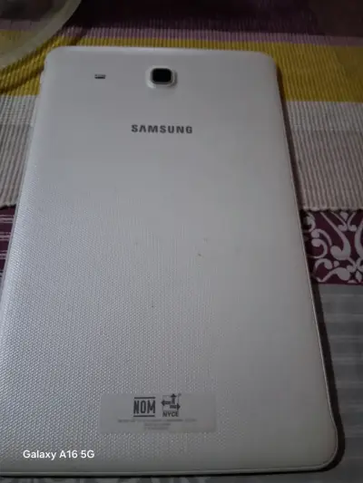 Tablet Samsung Galaxy Tab E con Android - miniatura 4