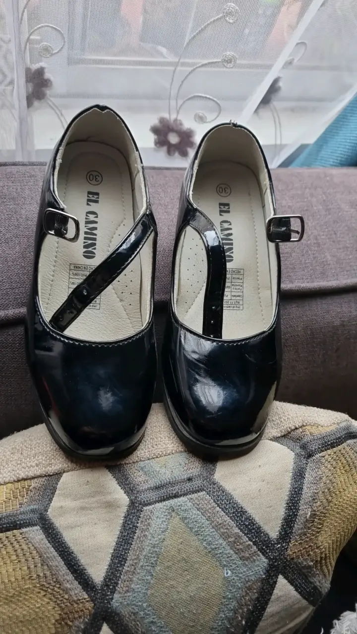 Zapatos de charol para niña talla 30 - 2