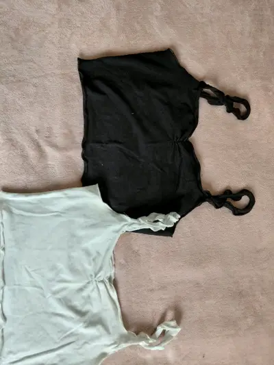 Pack de tops de tirantes negro y blanco - miniatura 1