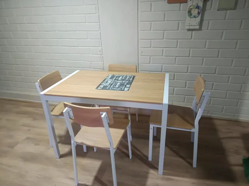 Juego de comedor moderno de madera y metal