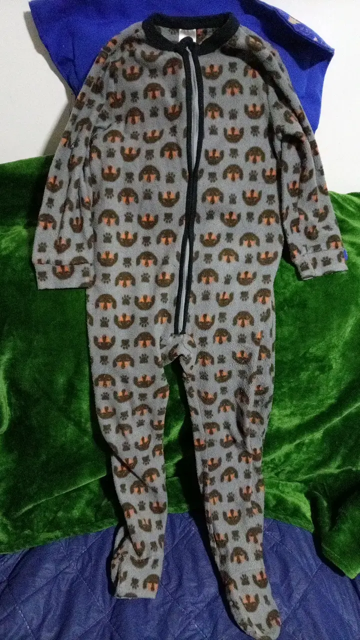 Pijama enterizo de niño con estampado de perro - 1
